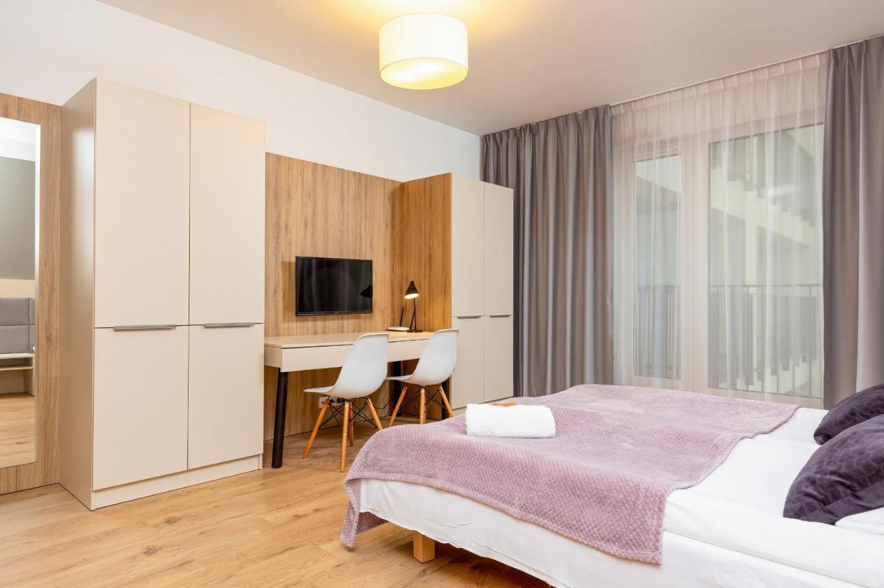 Wolska Residence Apartments With Parking By Noclegi Renters Warszawa Eksteriør bilde