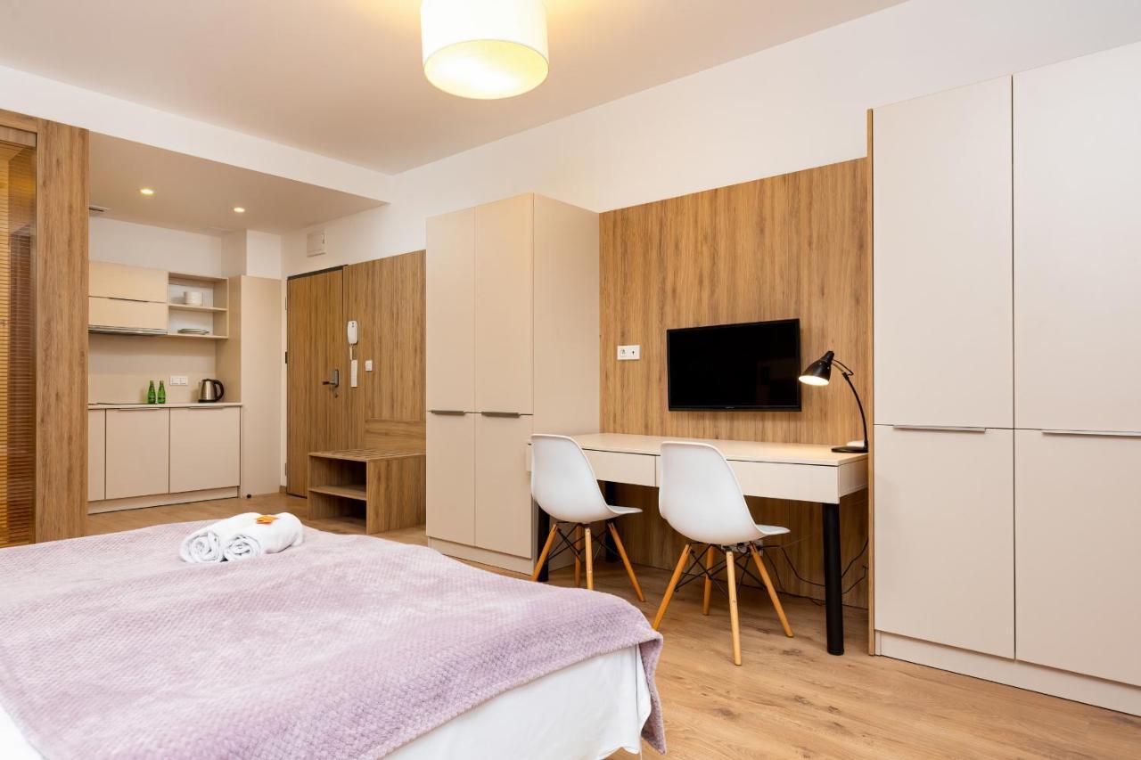 Wolska Residence Apartments With Parking By Noclegi Renters Warszawa Eksteriør bilde