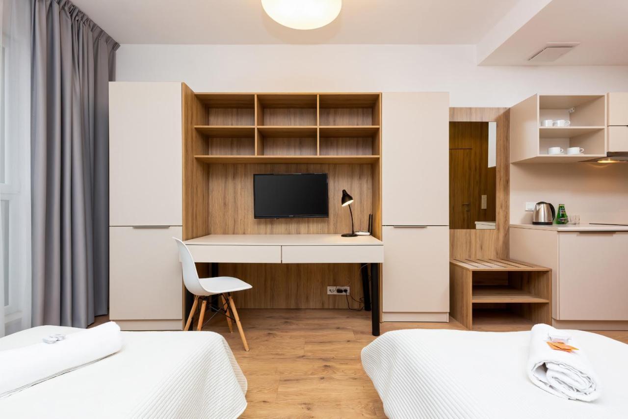 Wolska Residence Apartments With Parking By Noclegi Renters Warszawa Eksteriør bilde